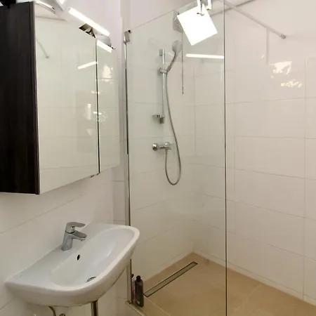 Apartment Modern Apartment With Terracce Top 3