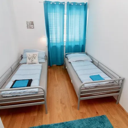 Modern Apartment With Terracce Top 3 *