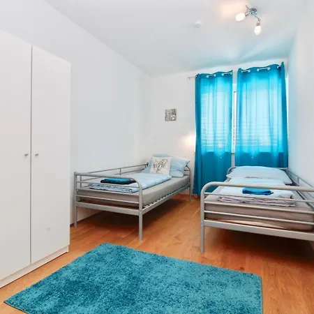 Apartment Modern Apartment With Terracce Top 3
