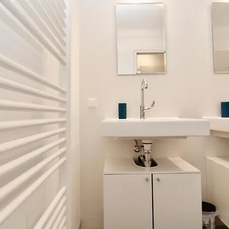 Apartment Modern Apartment With Terracce Top 3