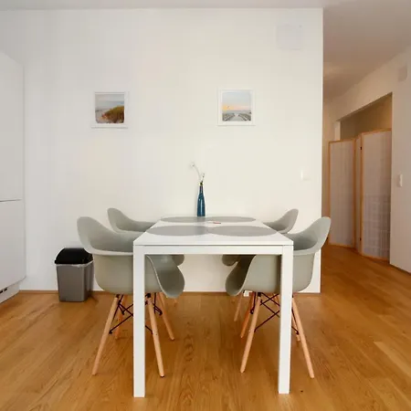 Modern Apartment With Terracce Top 3 Apartment